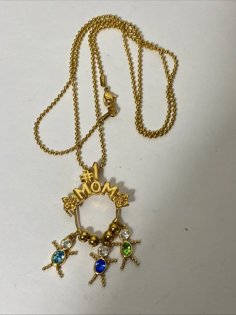Vintage Gold tone Avon necklace a 